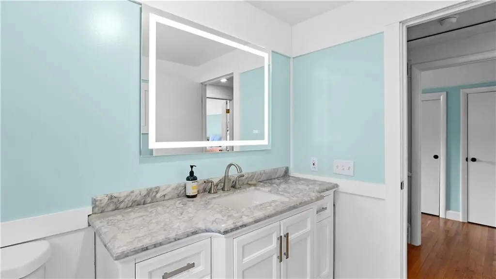 689 Middle Road East Greenwich RI 02818