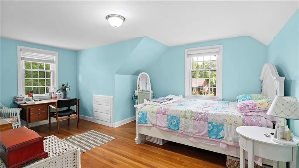 689 Middle Road East Greenwich RI 02818