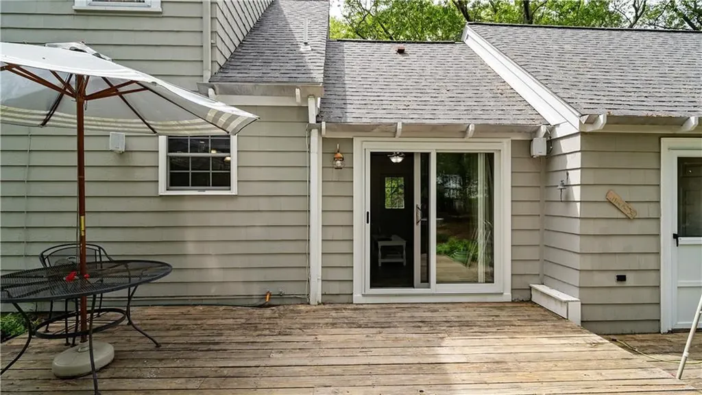 689 Middle Road East Greenwich RI 02818