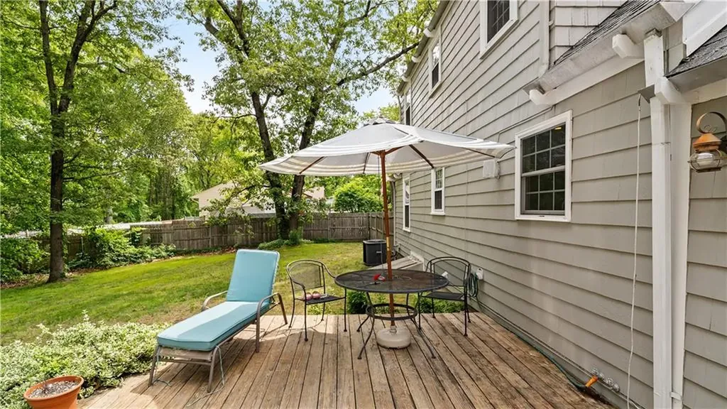 689 Middle Road East Greenwich RI 02818