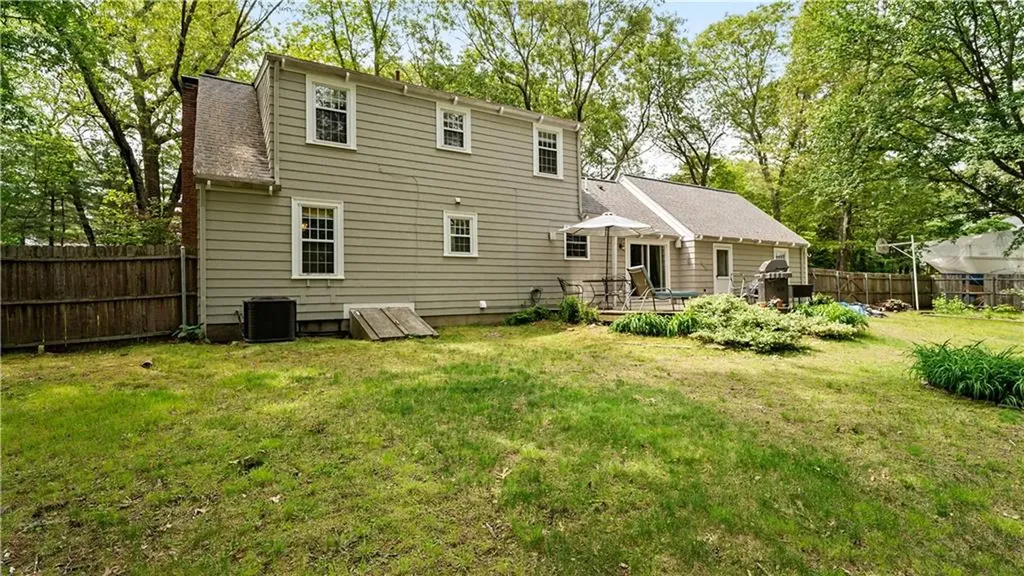 689 Middle Road East Greenwich RI 02818