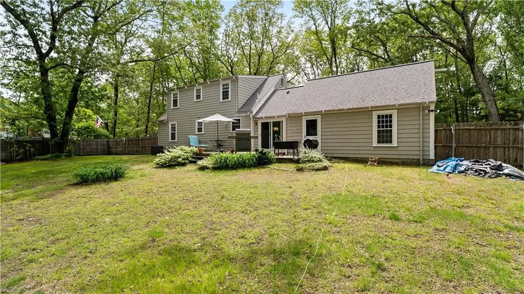 689 Middle Road East Greenwich RI 02818