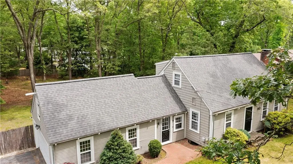 689 Middle Road East Greenwich RI 02818