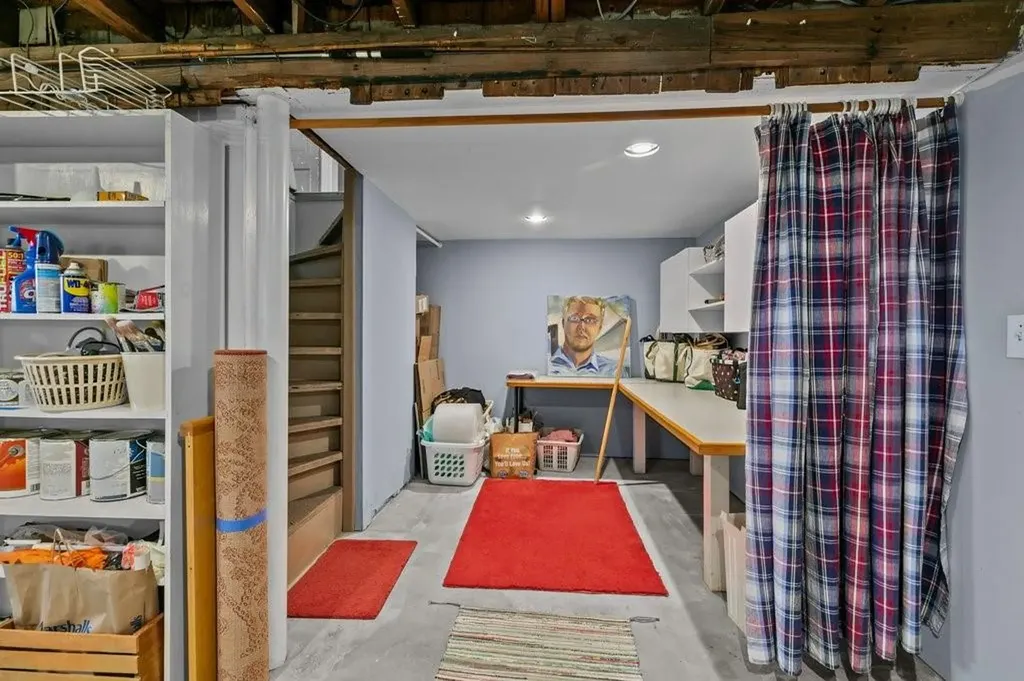 51 Kirduglyn Road Portsmouth RI 02871
