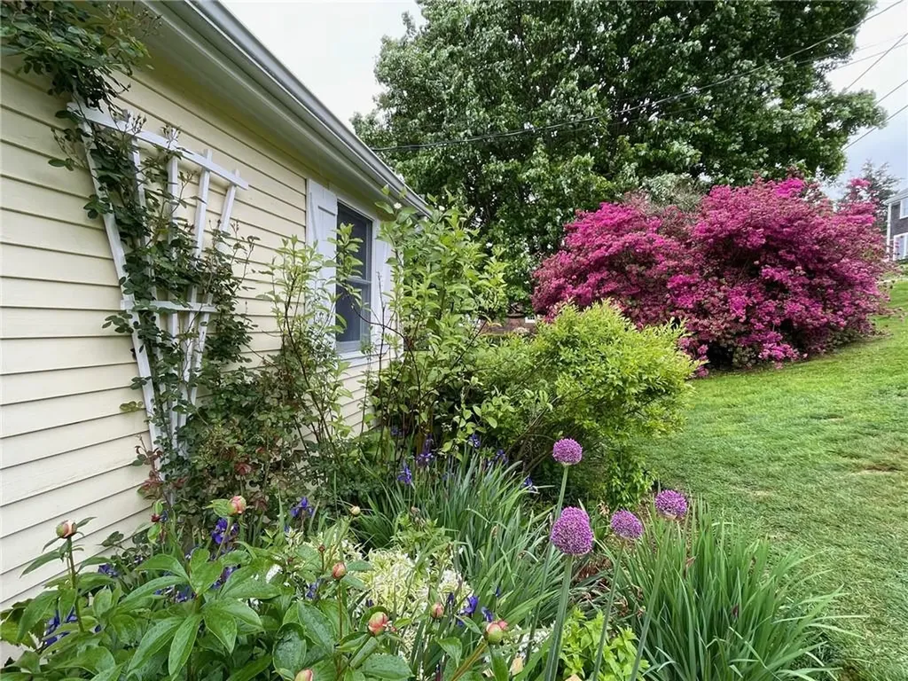 51 Kirduglyn Road Portsmouth RI 02871