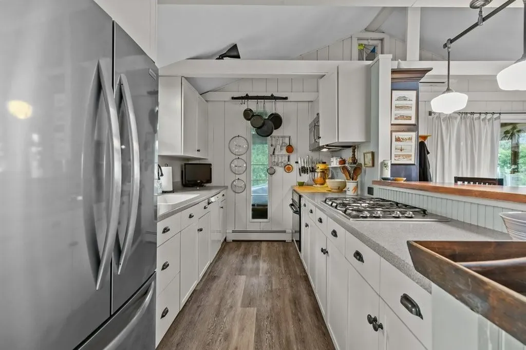 51 Kirduglyn Road Portsmouth RI 02871