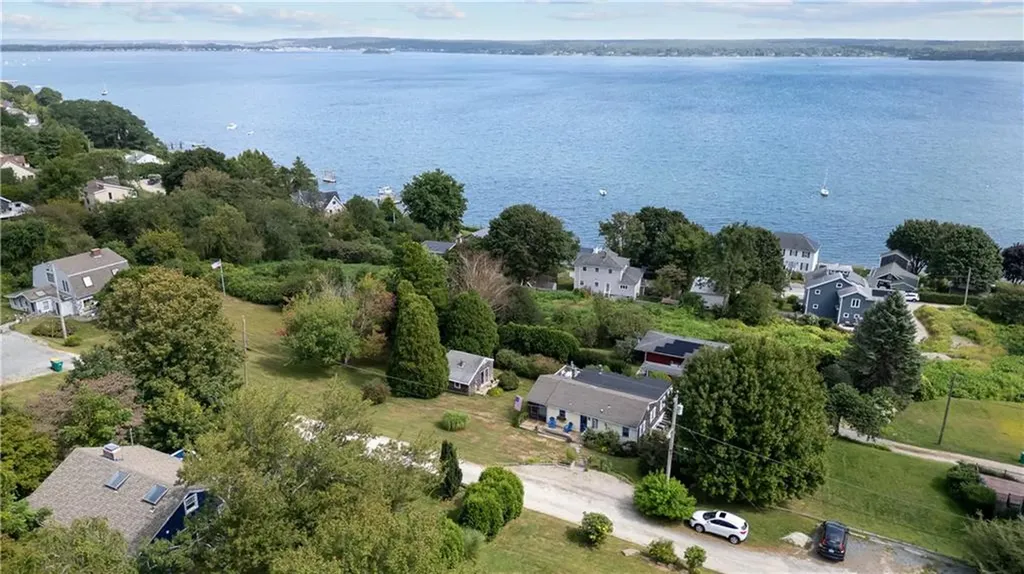51 Kirduglyn Road Portsmouth RI 02871