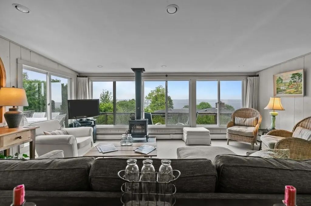 51 Kirduglyn Road Portsmouth RI 02871