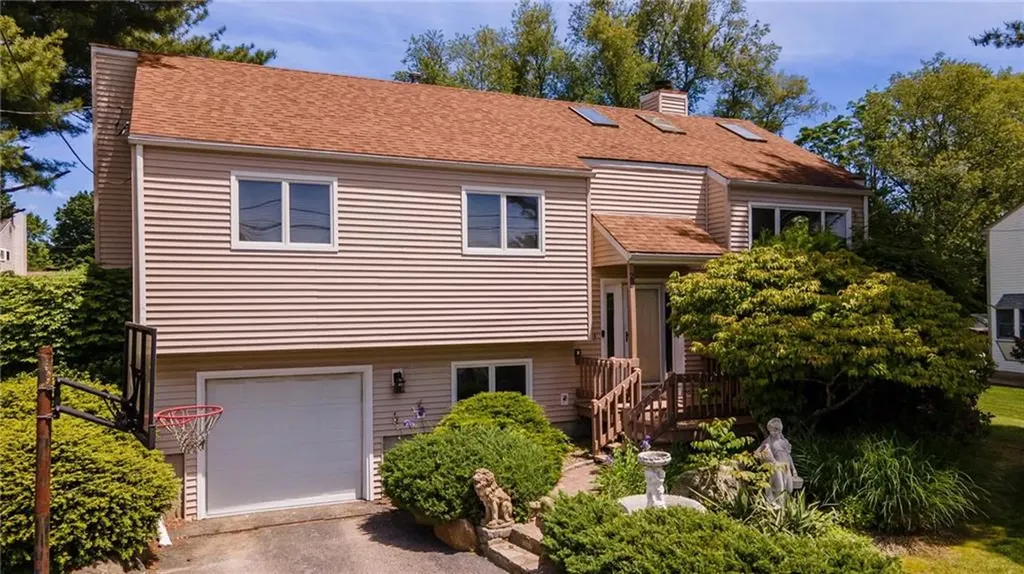 29 Valley View Drive Cranston RI 02921