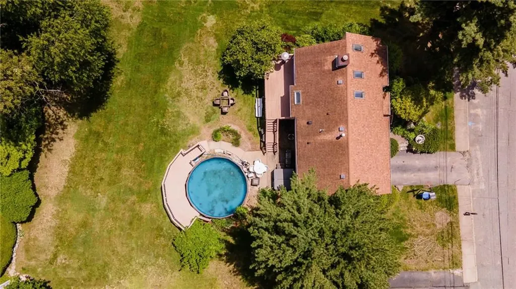 29 Valley View Drive Cranston RI 02921