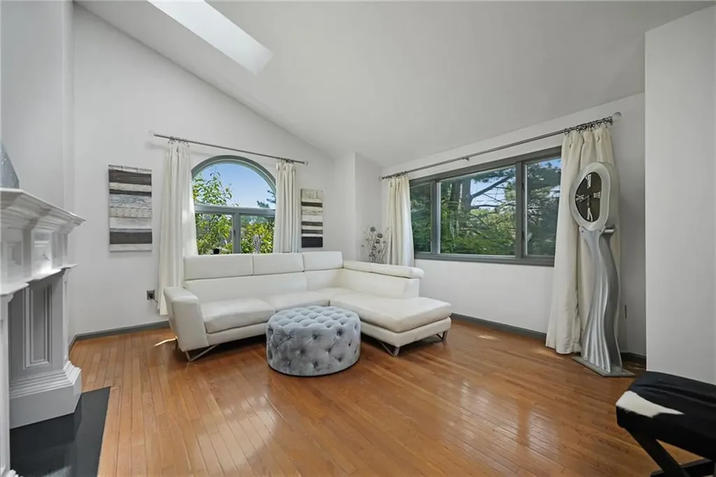 29 Valley View Drive Cranston RI 02921
