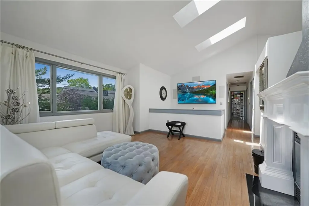 29 Valley View Drive Cranston RI 02921