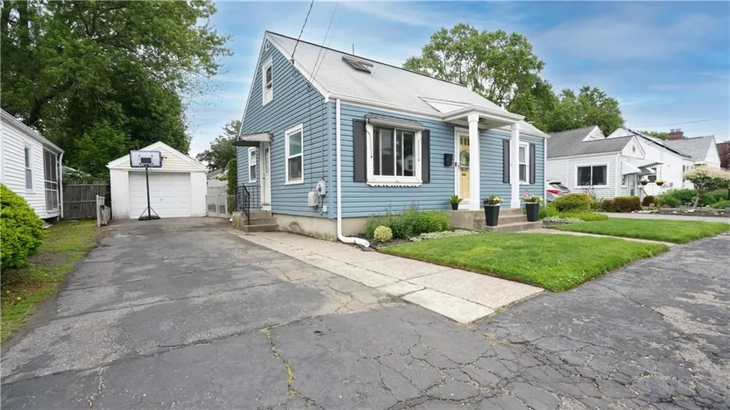 133 Clews Street Pawtucket RI 02861