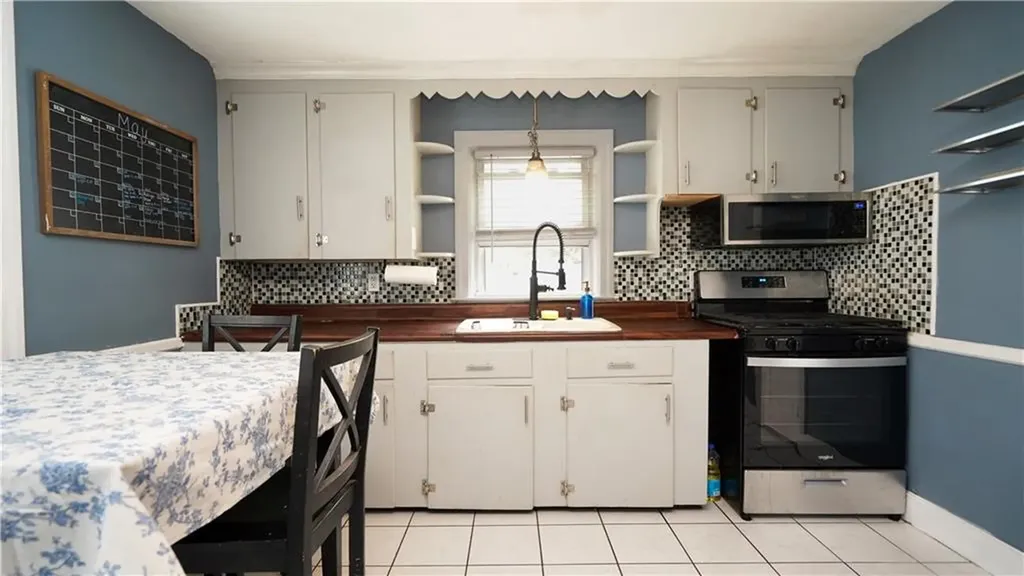 133 Clews Street Pawtucket RI 02861