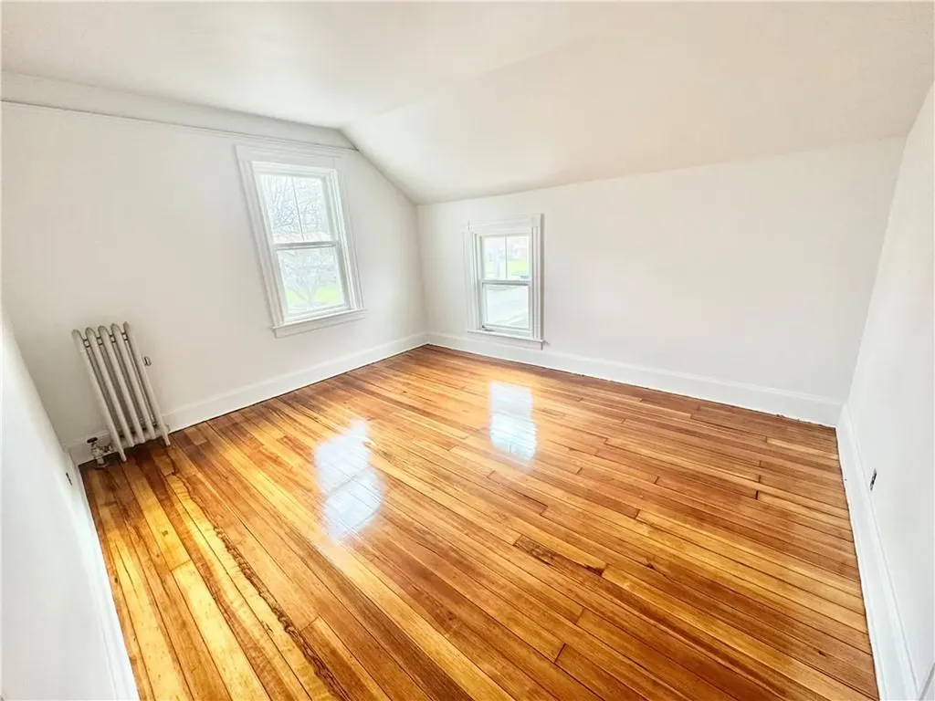 34 Kent Avenue Avenue East Providence RI 02914