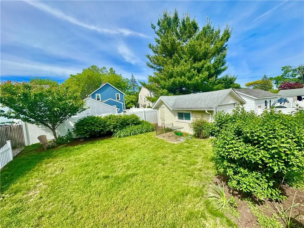 34 Kent Avenue Avenue East Providence RI 02914