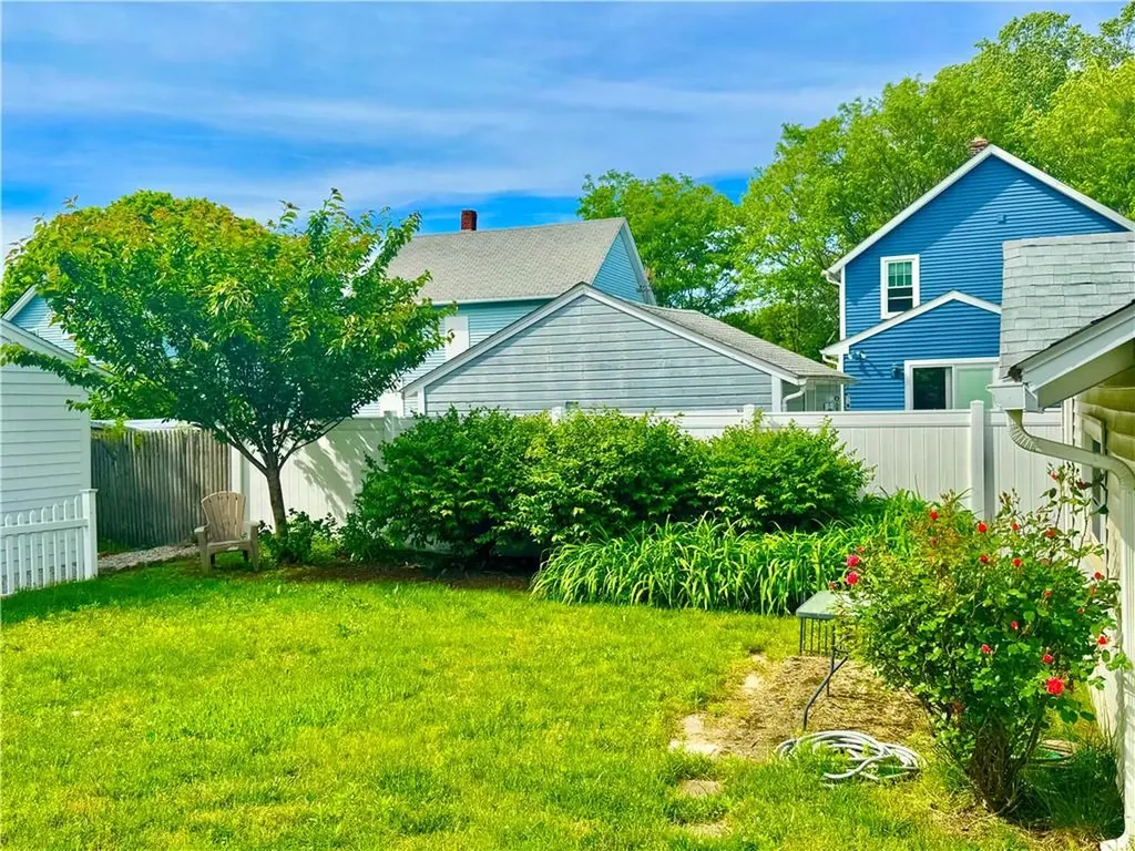 34 Kent Avenue Avenue East Providence RI 02914