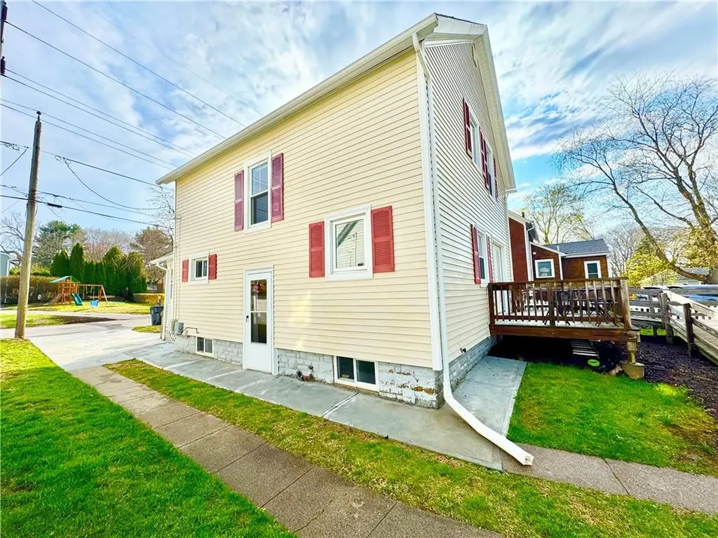 34 Kent Avenue Avenue East Providence RI 02914