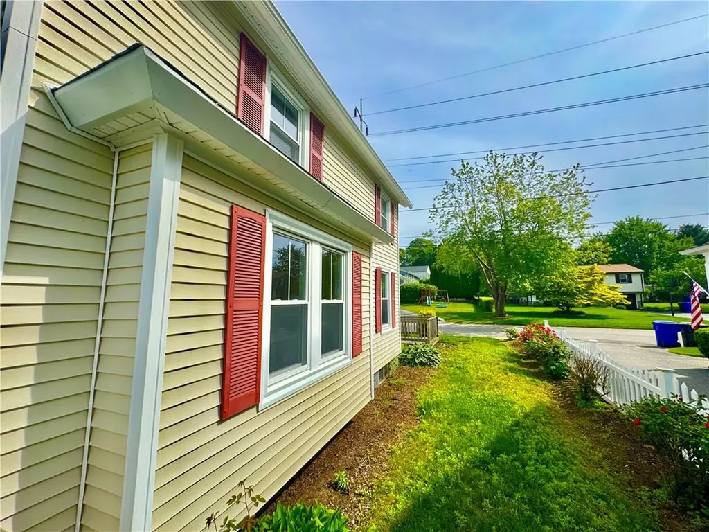 34 Kent Avenue Avenue East Providence RI 02914