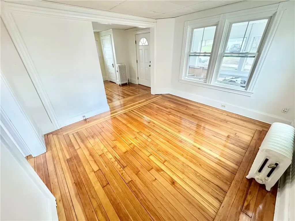 34 Kent Avenue Avenue East Providence RI 02914