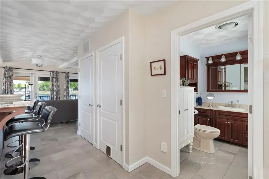 55 Harris Avenue Warwick RI 02889