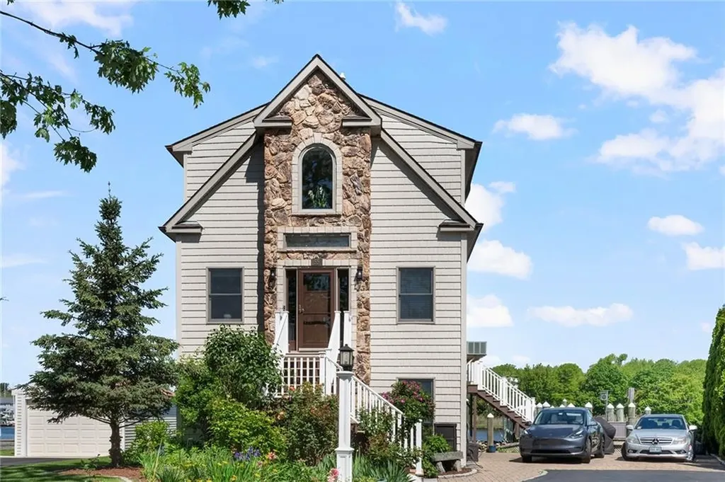 55 Harris Avenue Warwick RI 02889