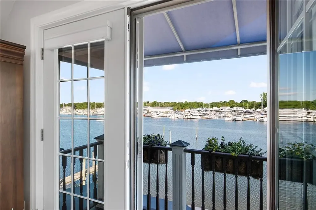55 Harris Avenue Warwick RI 02889