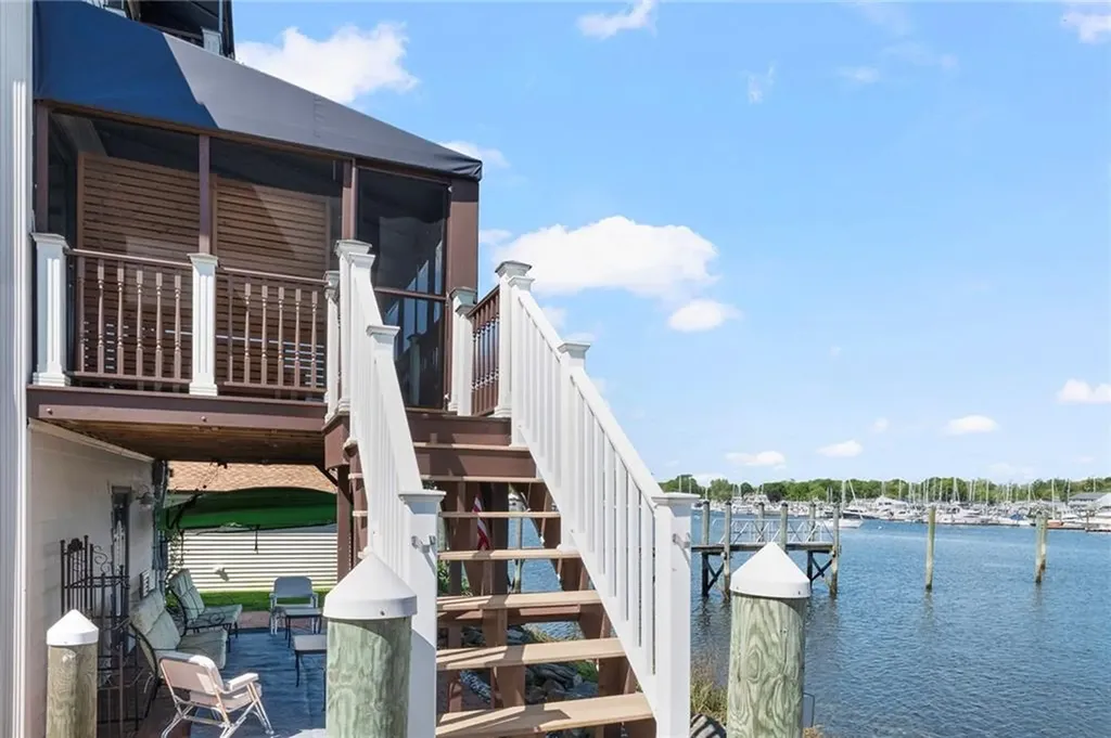 55 Harris Avenue Warwick RI 02889