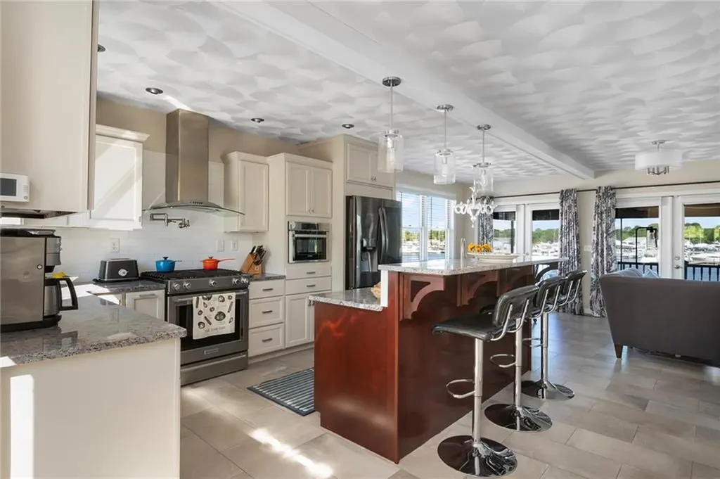 55 Harris Avenue Warwick RI 02889