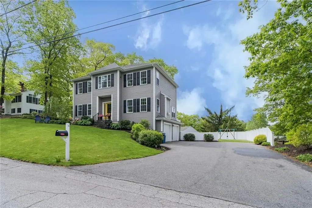 79 Arnold Drive Cumberland RI 02864