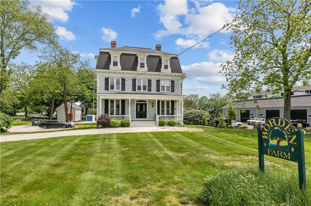 2951 East Main Road Portsmouth RI 02871