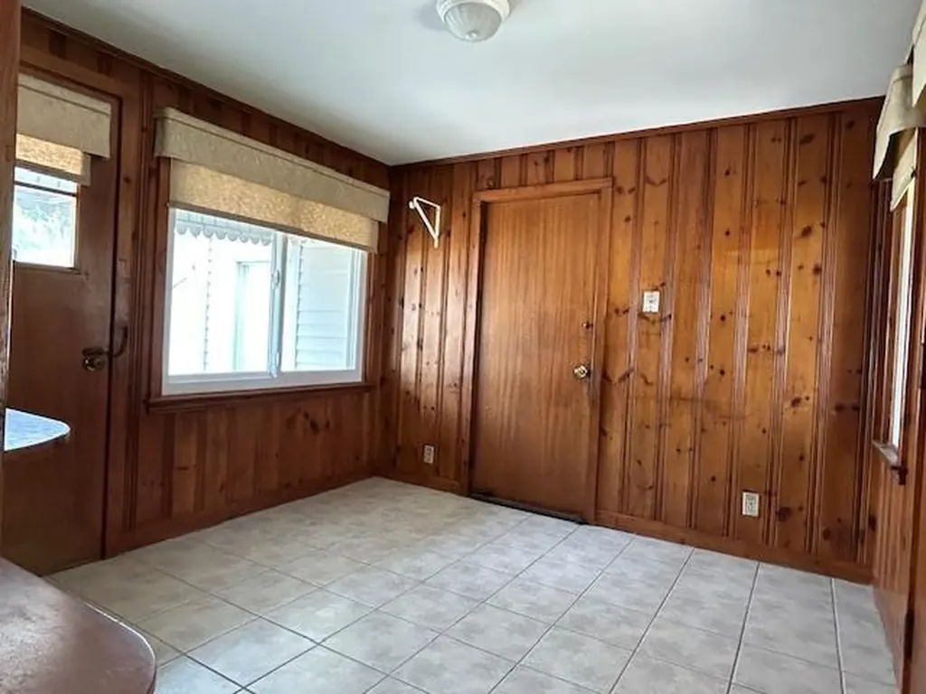24 Egan Road Cranston RI 02910