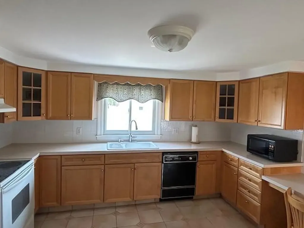 24 Egan Road Cranston RI 02910
