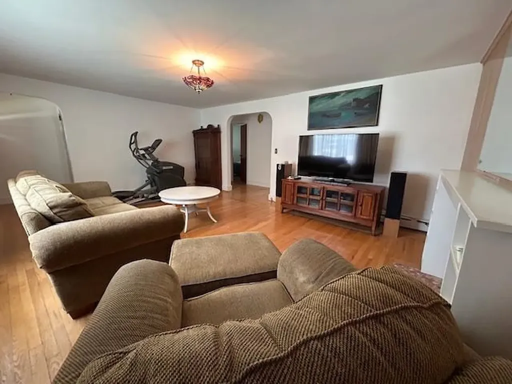 24 Egan Road Cranston RI 02910