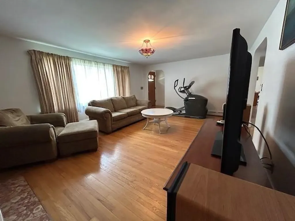 24 Egan Road Cranston RI 02910
