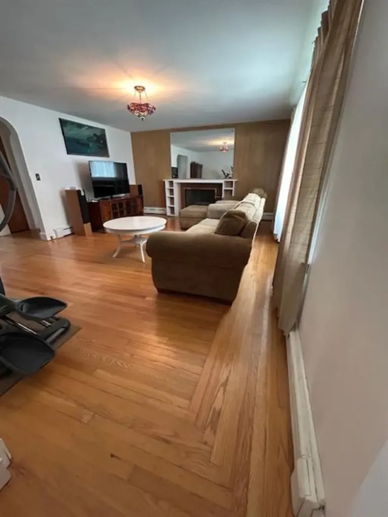24 Egan Road Cranston RI 02910