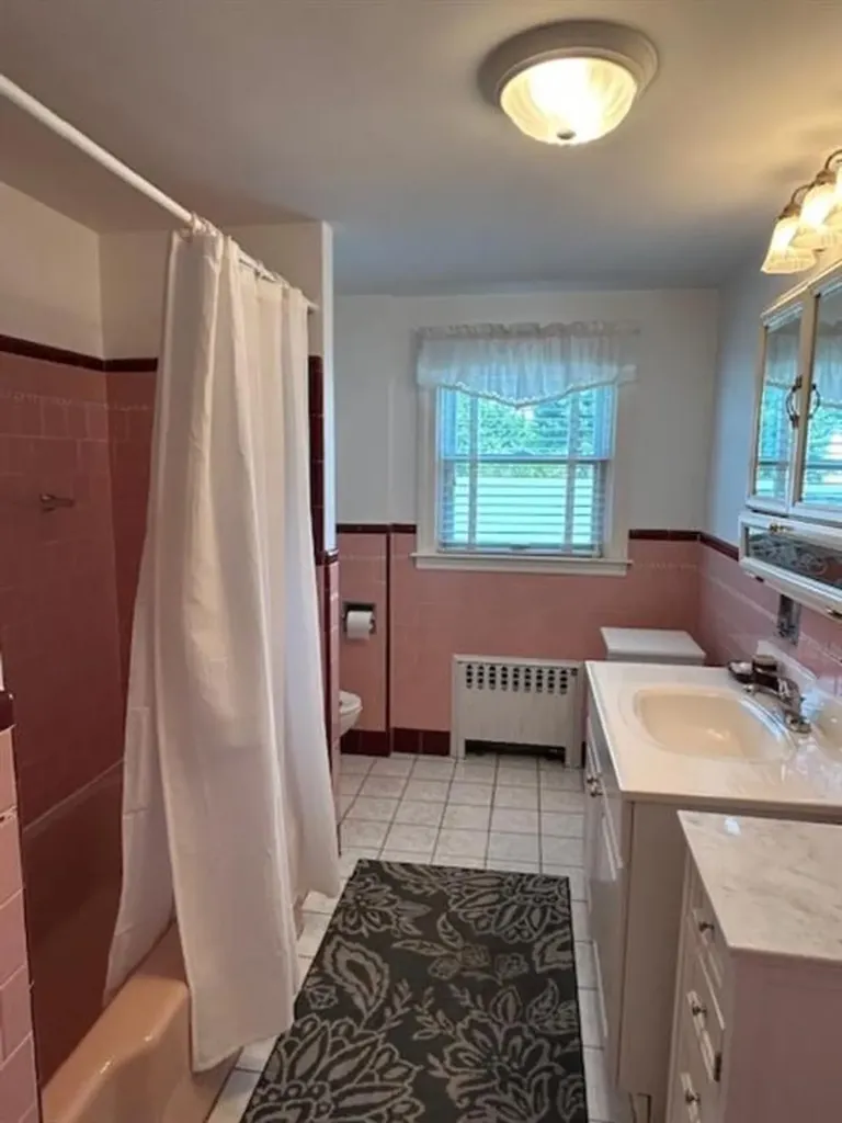 24 Egan Road Cranston RI 02910