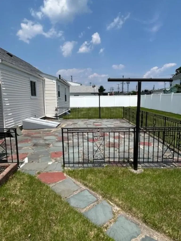24 Egan Road Cranston RI 02910