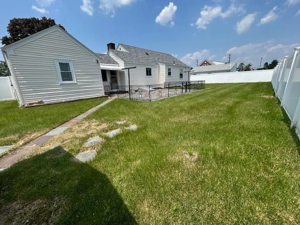 24 Egan Road Cranston RI 02910