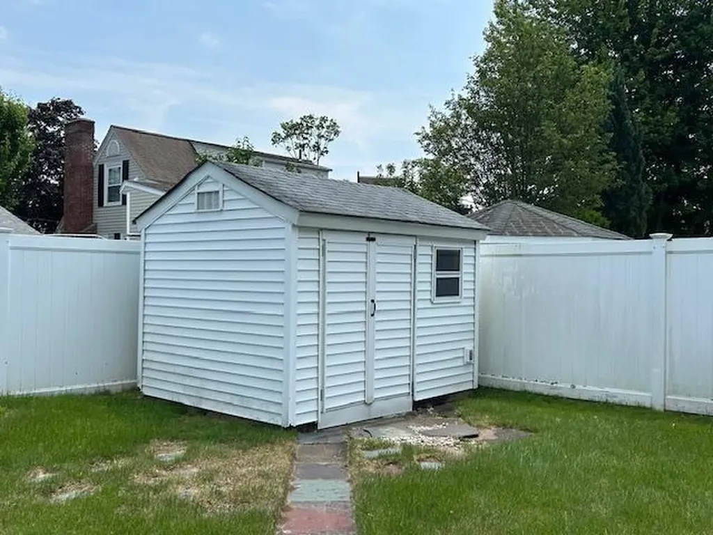 24 Egan Road Cranston RI 02910