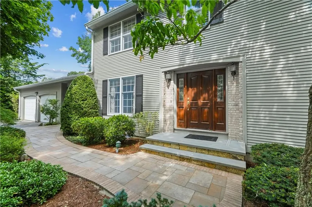 61 Kimberly Lane Cranston RI 02921