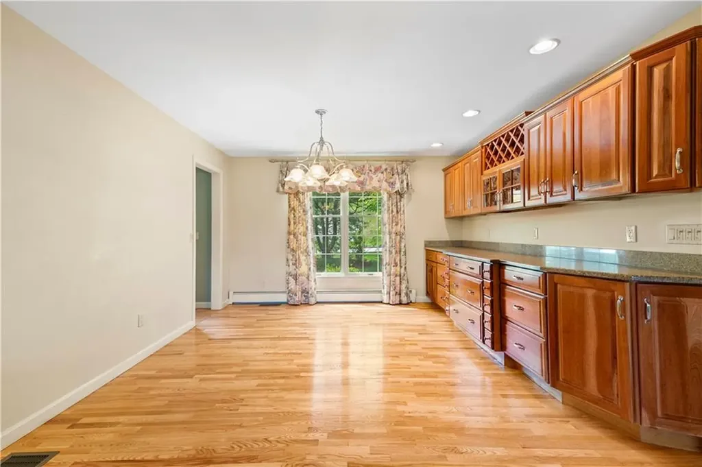 61 Kimberly Lane Cranston RI 02921