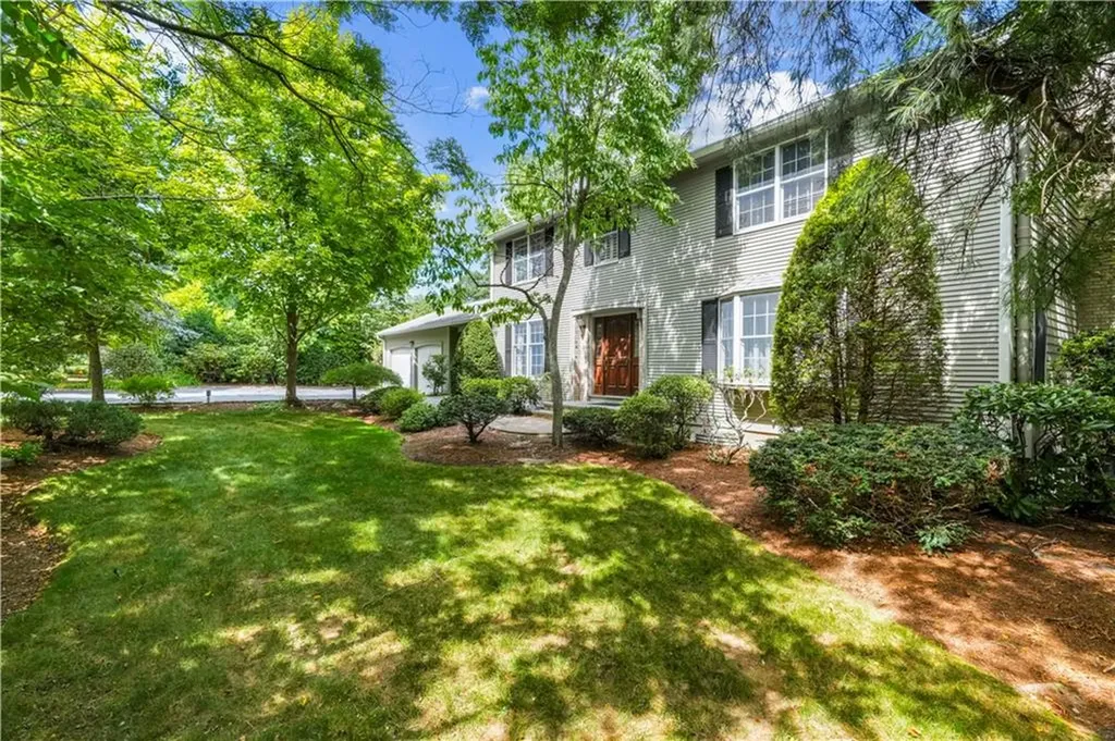 61 Kimberly Lane Cranston RI 02921
