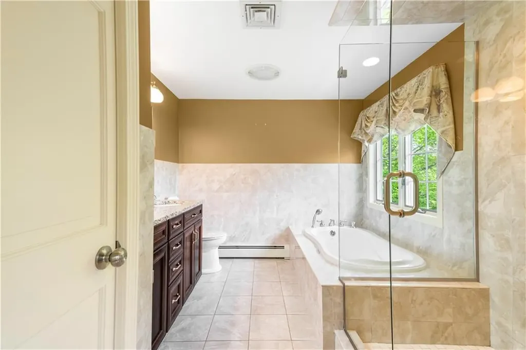 61 Kimberly Lane Cranston RI 02921