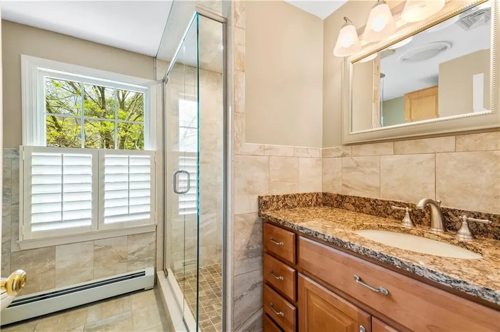 61 Kimberly Lane Cranston RI 02921