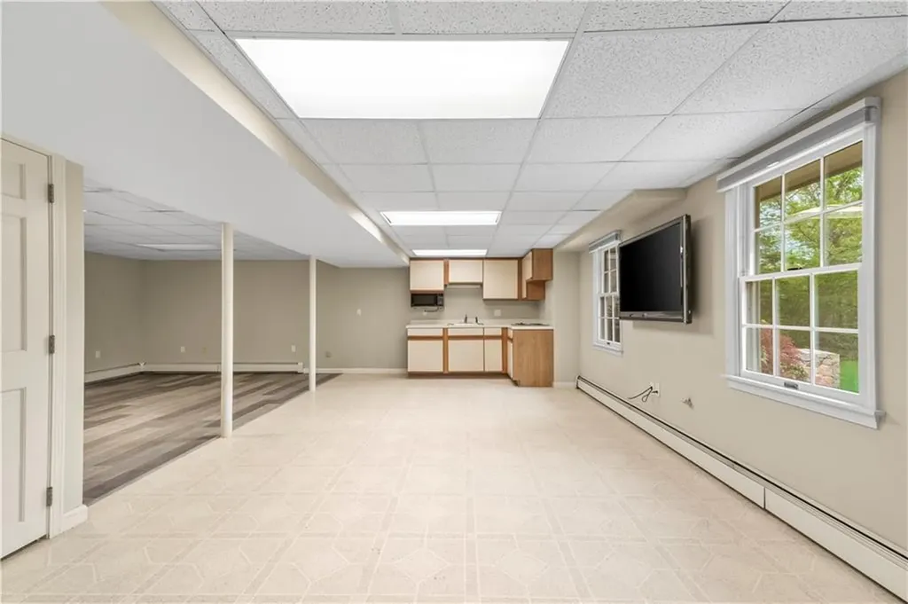61 Kimberly Lane Cranston RI 02921