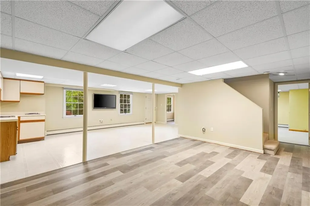 61 Kimberly Lane Cranston RI 02921