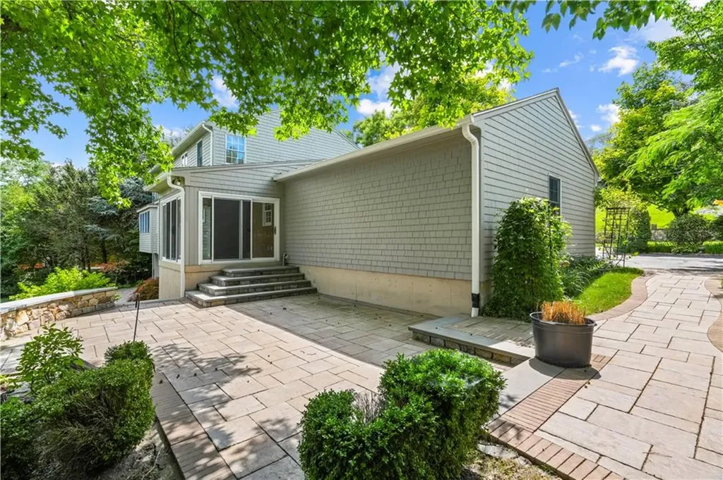 61 Kimberly Lane Cranston RI 02921