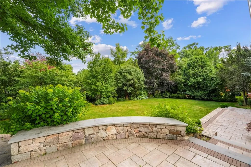 61 Kimberly Lane Cranston RI 02921