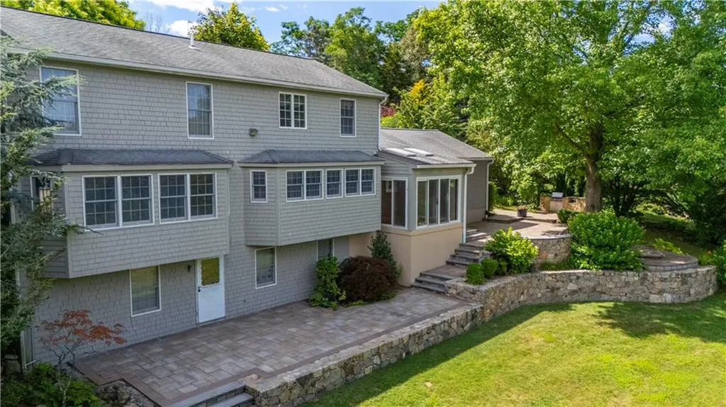 61 Kimberly Lane Cranston RI 02921